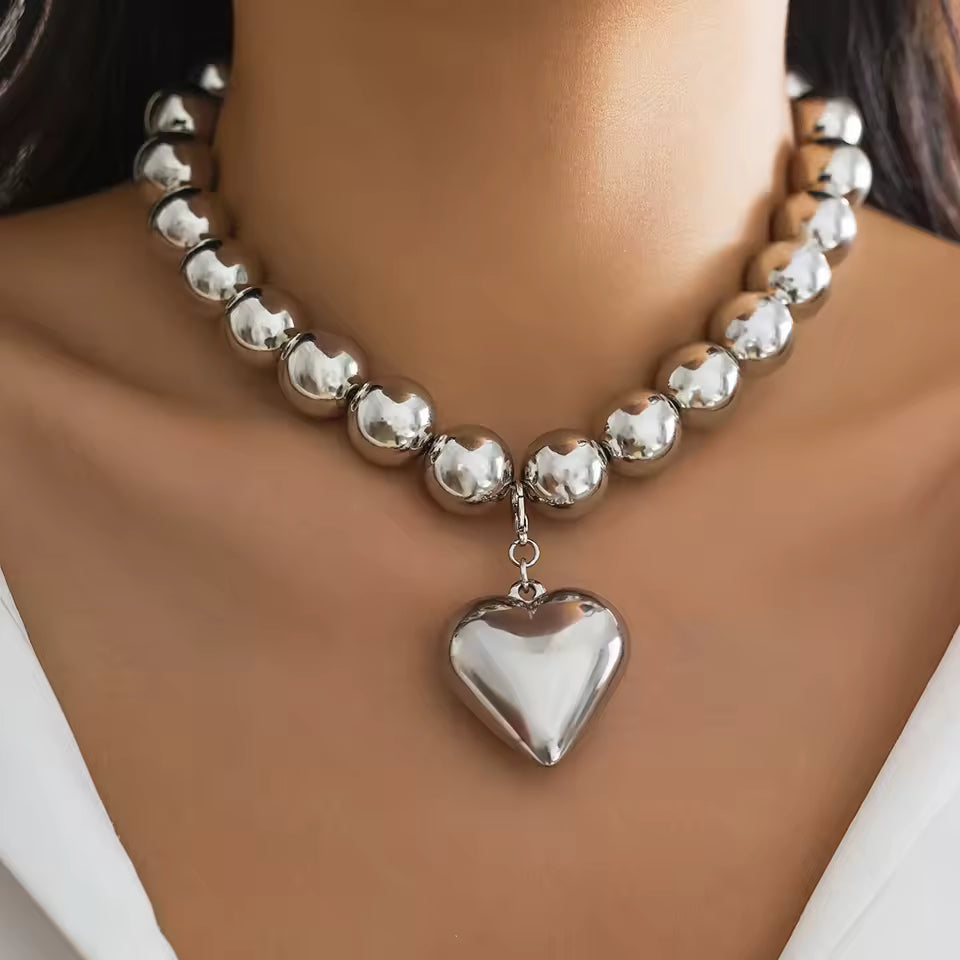 Vintage Large Heart Pendant Choker – Bold Statement Necklace for Women