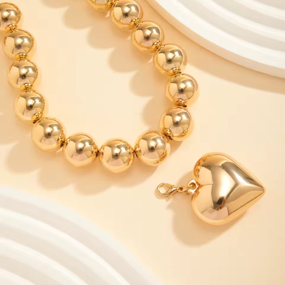 Vintage Large Heart Pendant Choker – Bold Statement Necklace for Women