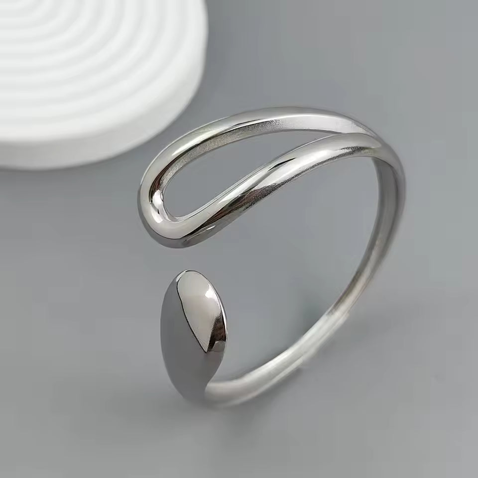 Hollow Teardrop Stainless Steel Bracelet – Silver Minimalist Jewelry for Women